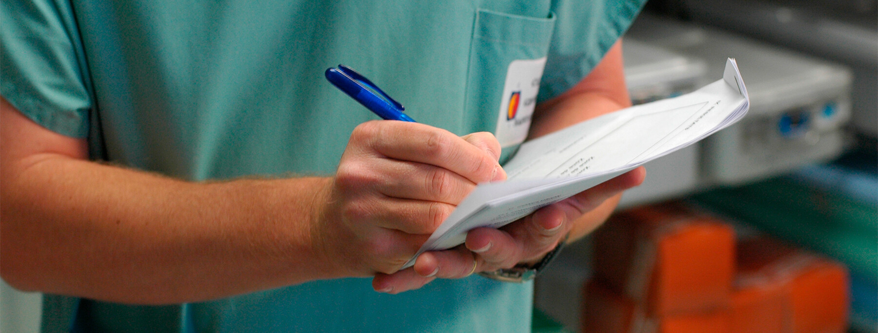 CETEP vous accompagne dans la rédaction de votre cahier des charges lié à la qualité de l'air et de l'eau de votre établissement : laboratoire, hopital, clinique...